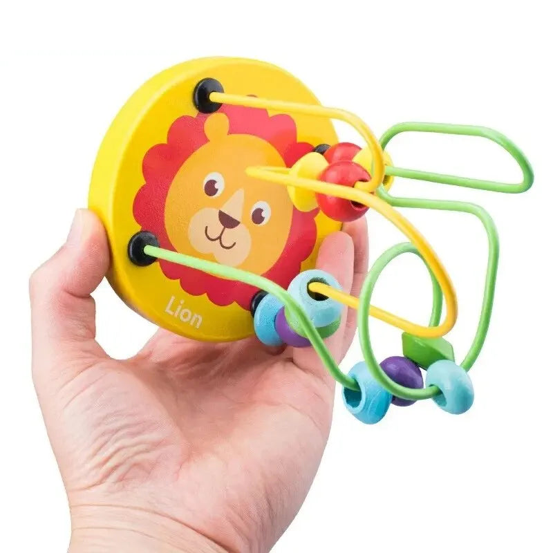 Montanha-Russa Colorida de Madeira — Brinquedo Educativo com Labirinto de Contas